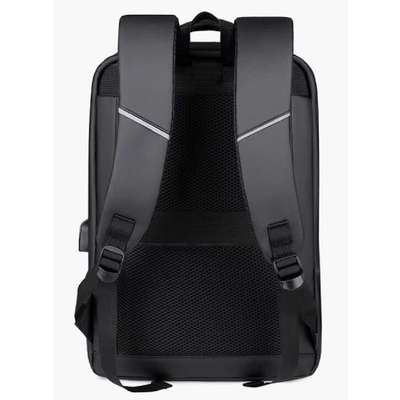 Zarejestrowany plecak USB Ładowanie wodoodporne Backpacks laptop biznesowy